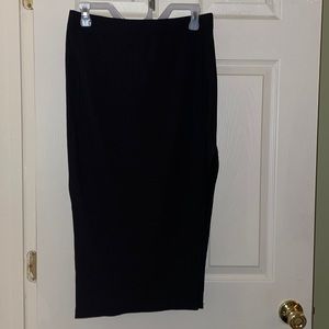 Body-con side slit midi skirt